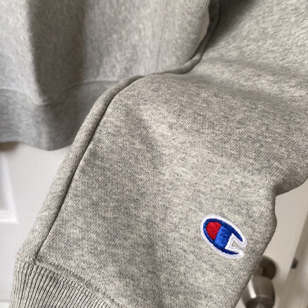 Women’s Champion Grey Crop Sweatshirt - Picture 4 of 4